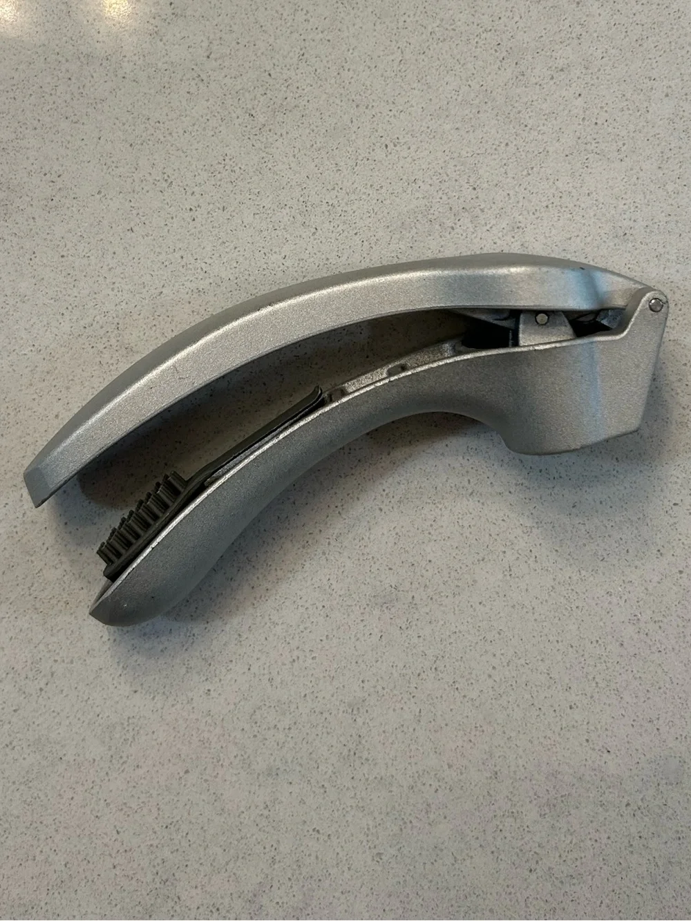Pampered Chef Metal Garlic Press with Cleaning Tool